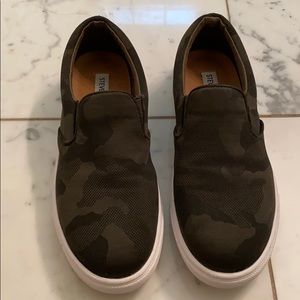 Steve Madden Slip-On Sneaker